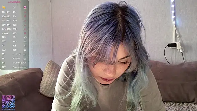 Emmibrilson online show from 05/05/26, 12:24