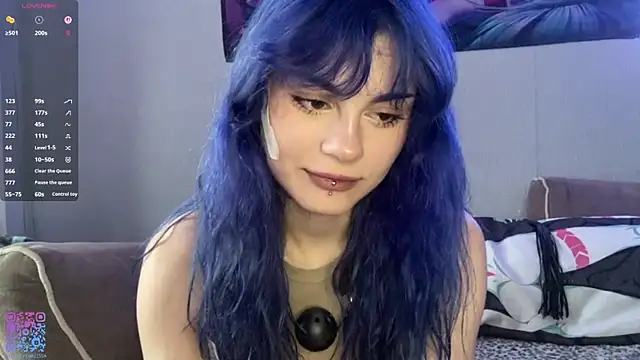 Snapshot of Emmibrilson chatting on 06/27/26, 01:50 Emmibrilson online show from 06/27/26, 01:50