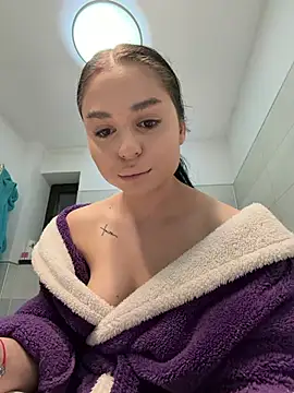 Olivia Noor online show from 03/31/26, 09:48