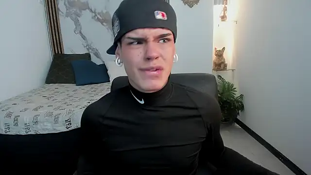 Snapshot of Mk_Desire chatting on 03/03/26, 02:39 Mk Desire online show from 03/03/26, 02:39