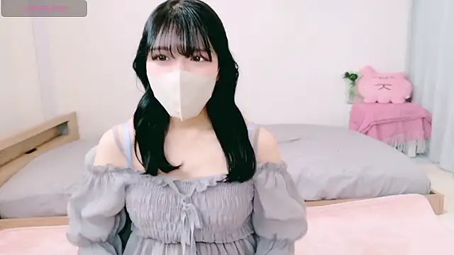 natsuka-chan online show from 04/11/26, 05:56