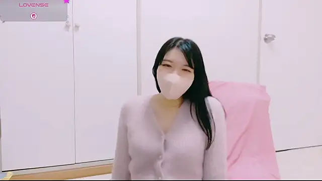 natsuka-chan online show from 04/23/26, 11:20