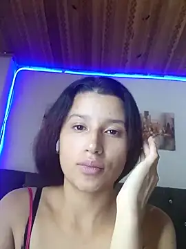 milk chloe  online show from 04/17/26, 01:36