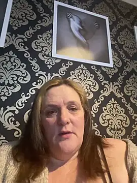 Snapshot of Busty-GilfQuinn chatting on 02/20/26, 06:52 Busty-GilfQuinn online show from 02/20/26, 06:52