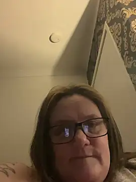 Snapshot of Busty-GilfQuinn chatting on 03/01/26, 09:39 Busty-GilfQuinn online show from 03/01/26, 09:39