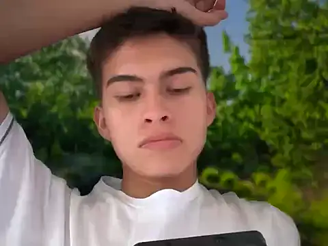 Snapshot of bbluchito chatting on 02/28/26, 06:09 bbluchito online show from 02/28/26, 06:09