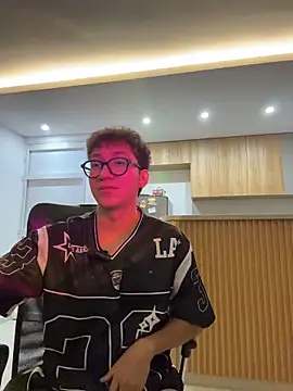 Apolo 137 online show from 04/14/26, 02:17