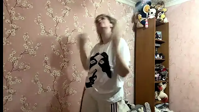 LiraDreamX online show from 04/03/26, 03:21