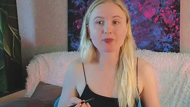 Snapshot of Lanavi_Smile chatting on 07/15/26, 06:18 Lanavi Smile online show from 07/15/26, 06:18