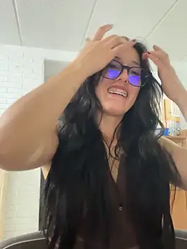 susi chimm online show from 04/17/26, 01:19