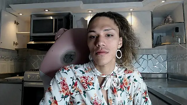 CrisOzzz online show from 03/05/26, 05:31