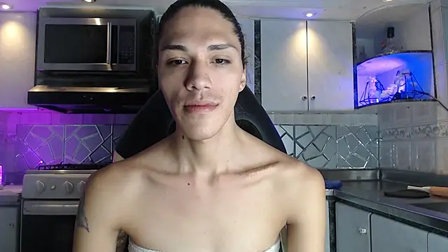 CrisOzzz online show from 04/17/26, 05:16