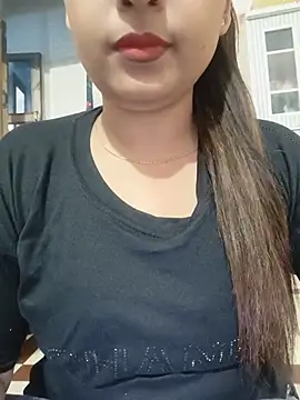 Shanaya-Hotty online show from 07/06/26, 10:23