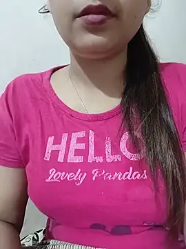 Shanaya-Hotty online show from 07/15/26, 10:59
