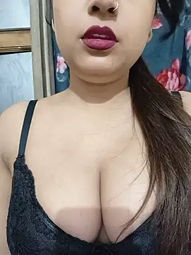Shanaya-Hotty online show from 07/24/26, 11:14