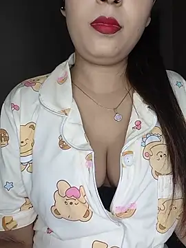 Shanaya-Hotty online show from 07/26/26, 09:11
