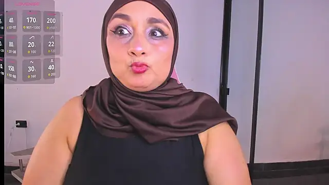 HijabiMilff online show from 06/26/26, 05:39
