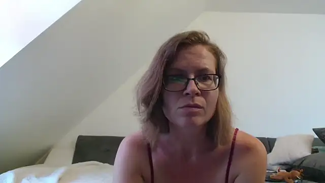 Lost in lace online show from 05/30/26, 06:05