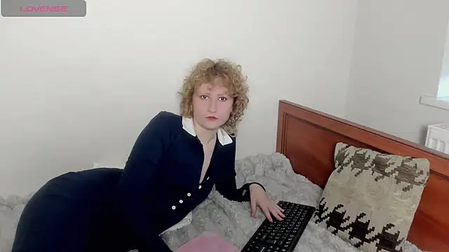 Snapshot of AnnStasia chatting on 02/23/26, 03:42 AnnStasia online show from 02/23/26, 03:42