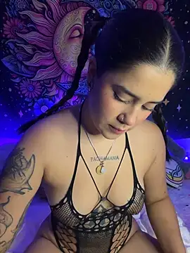 Snapshot of QueenNatt chatting on 02/23/26, 09:01 QueenNatt online show from 02/23/26, 09:01