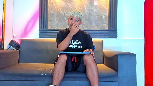 Snapshot of Latins_on_fire chatting on 03/02/26, 07:10 Latins on fire online show from 03/02/26, 07:10