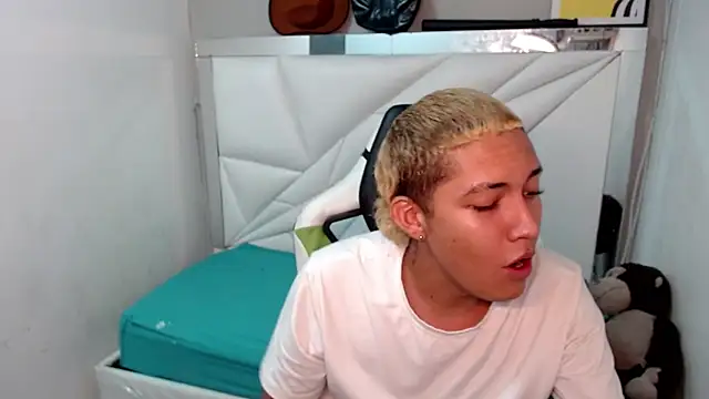 Street poemm  online show from 02/26/26, 04:33