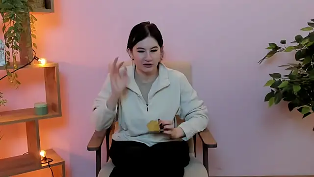 TwilaMode online show from 02/22/26, 07:29