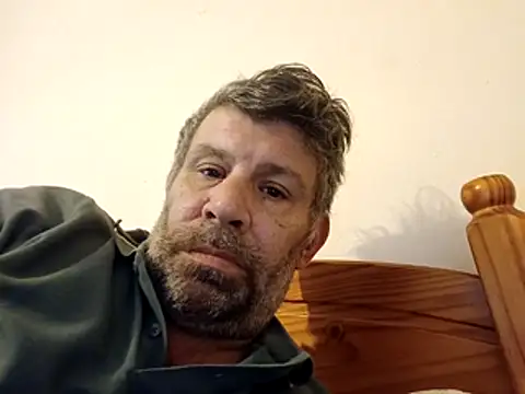 Snapshot of stud2512 chatting on 04/29/26, 05:52 stud2512 online show from 04/29/26, 05:52