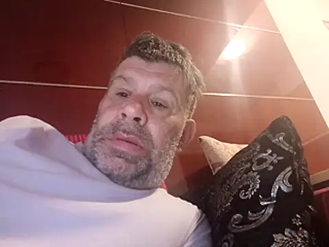 Snapshot of stud2512 chatting on 05/10/26, 06:18 stud2512 online show from 05/10/26, 06:18