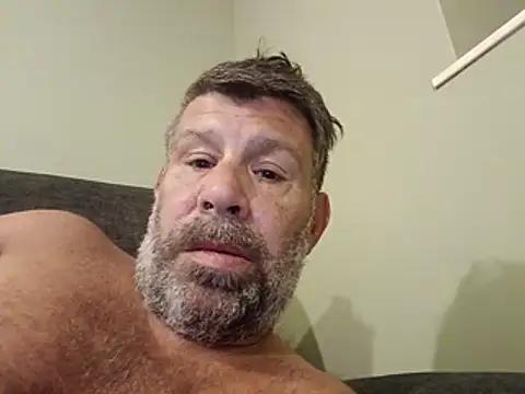 Snapshot of stud2512 chatting on 05/17/26, 08:27 stud2512 online show from 05/17/26, 08:27