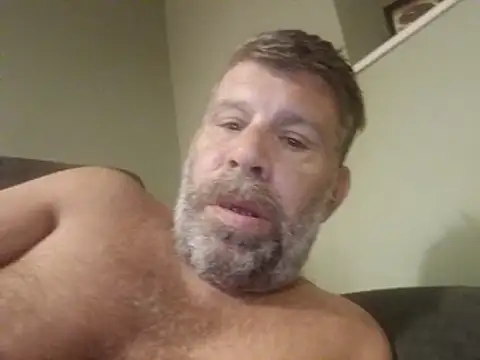 Snapshot of stud2512 chatting on 05/19/26, 08:59 stud2512 online show from 05/19/26, 08:59