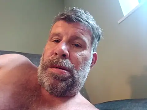 Snapshot of stud2512 chatting on 05/23/26, 05:17 stud2512 online show from 05/23/26, 05:17