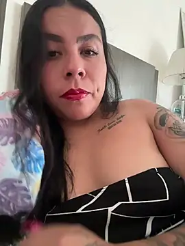 JudQuinOlve20 online show from 02/24/26, 08:51