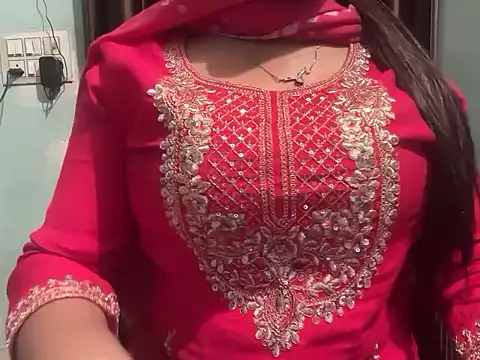 Avneet kaurr1 online show from 04/17/26, 02:53