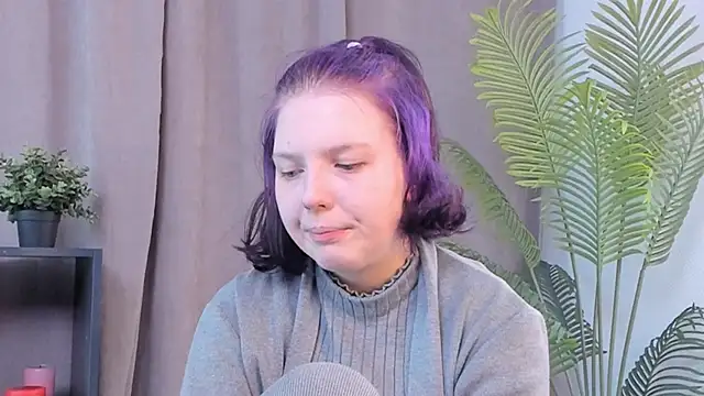 Snapshot of OllieLirette chatting on 02/26/26, 01:21 OllieLirette online show from 02/26/26, 01:21