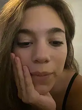 Snapshot of Milagrossuwu chatting on 02/21/26, 02:18 Milagrossuwu online show from 02/21/26, 02:18