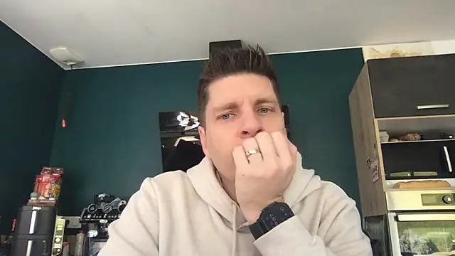 Snapshot of Minmoi1984 chatting on 02/25/26, 08:57 Minmoi1984 online show from 02/25/26, 08:57