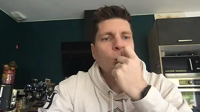 Snapshot of Minmoi1984 chatting on 03/02/26, 08:10 Minmoi1984 online show from 03/02/26, 08:10