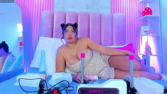 ArianaRougee online show from 07/04/26, 05:35