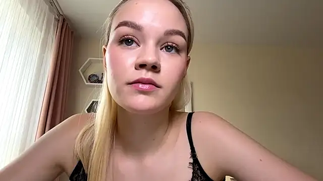 MiaCashe online show from 05/27/26, 12:13