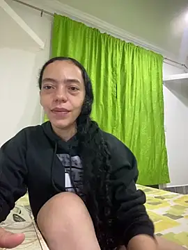 Snapshot of Maluxx333 chatting on 02/25/26, 04:11 Maluxx333 online show from 02/25/26, 04:11