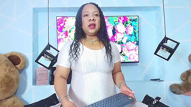 sharon noa online show from 05/27/26, 02:25