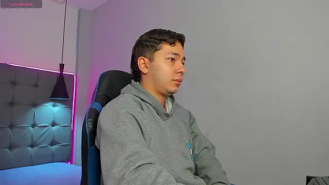 Snapshot of Julian_Smith21 chatting on 02/25/26, 12:15 Julian Smith21 online show from 02/25/26, 12:15