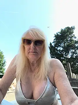 Heidiblueeyes online show from 05/29/26, 08:12