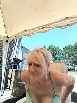 Heidiblueeyes online show from 07/14/26, 11:05