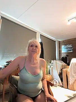 Heidiblueeyes online show from 07/20/26, 12:18