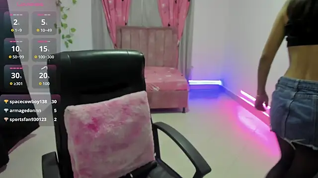 Mila rouge06 online show from 04/09/26, 06:19