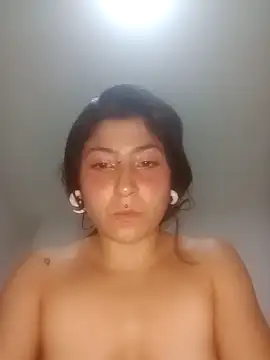 Snapshot of Little_Sweett chatting on 02/28/26, 02:45 Little Sweett online show from 02/28/26, 02:45