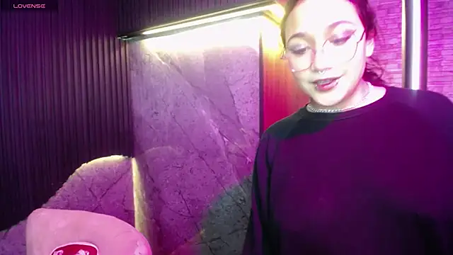 Aura cute  online show from 04/09/26, 03:39