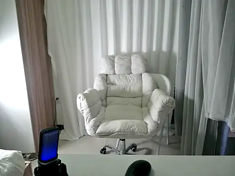 Snapshot of lilabeauty chatting on 04/24/26, 10:34 lilabeauty online show from 04/24/26, 10:34